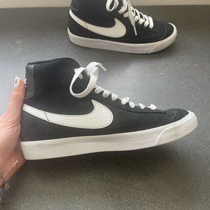 nike blazer mid 77 womans 6.5 black